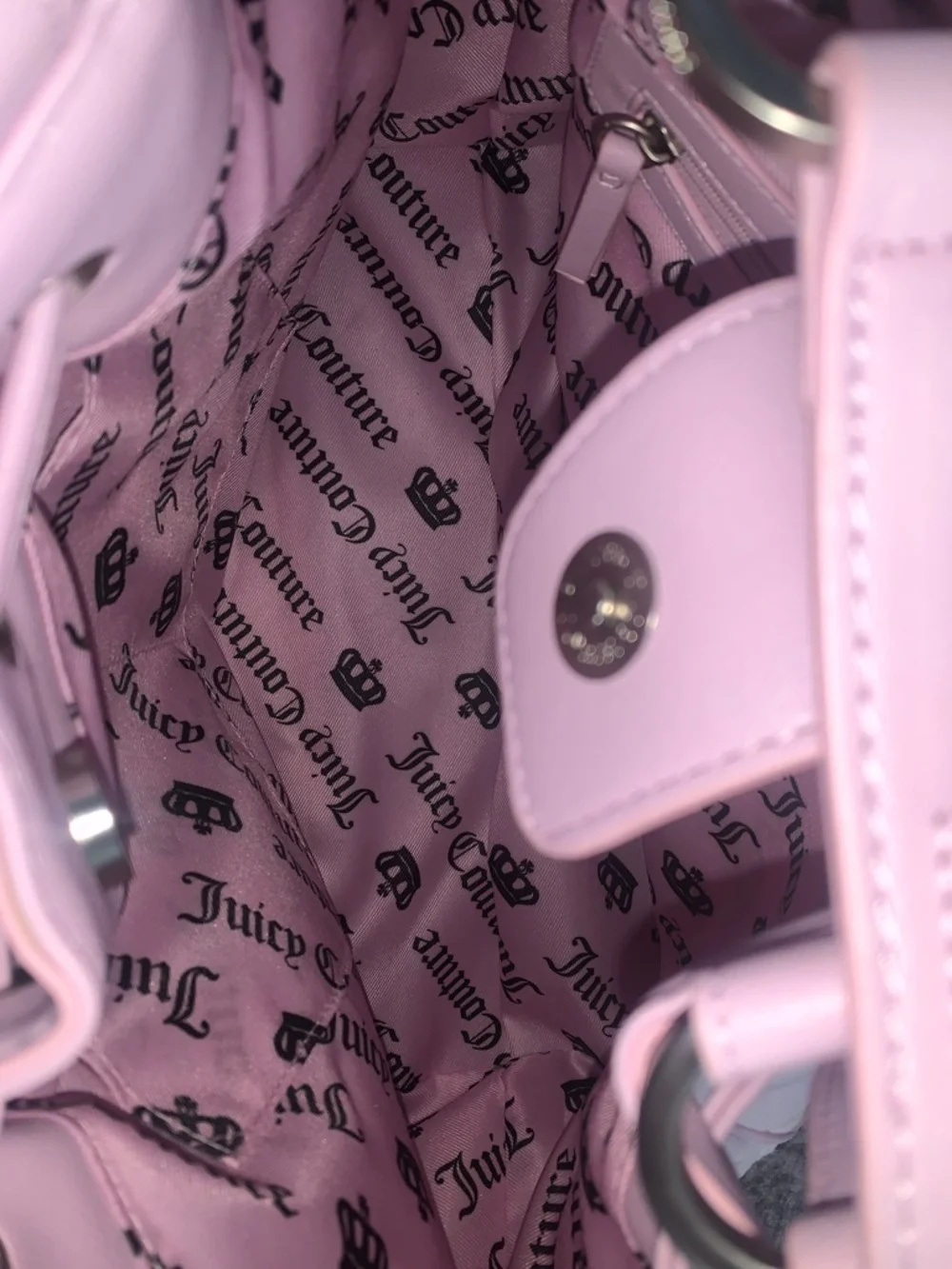 🆕- Juicy Couture Quilted Juicy Tale Tote with Bow and Charm - Picture 5 of 10